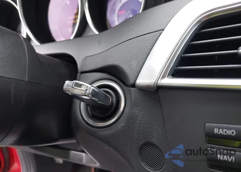 2015 Mercedes-Benz C 350 Sport 4Matic z USA, uszkodzony, nr VIN WDDGJ8JBXFG366290